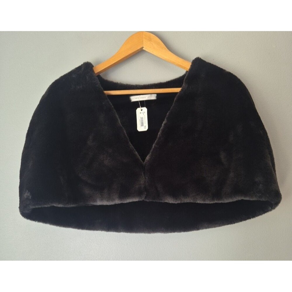 Altar'd State Black Faux Plush Fur Cropped Shrug Capelet Wrap Womens One Size